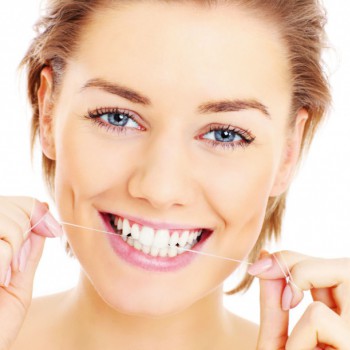 Отличие вощеной зубной нити от невощеной: какую выбрать? - Стоматологическая клиника «Мира»